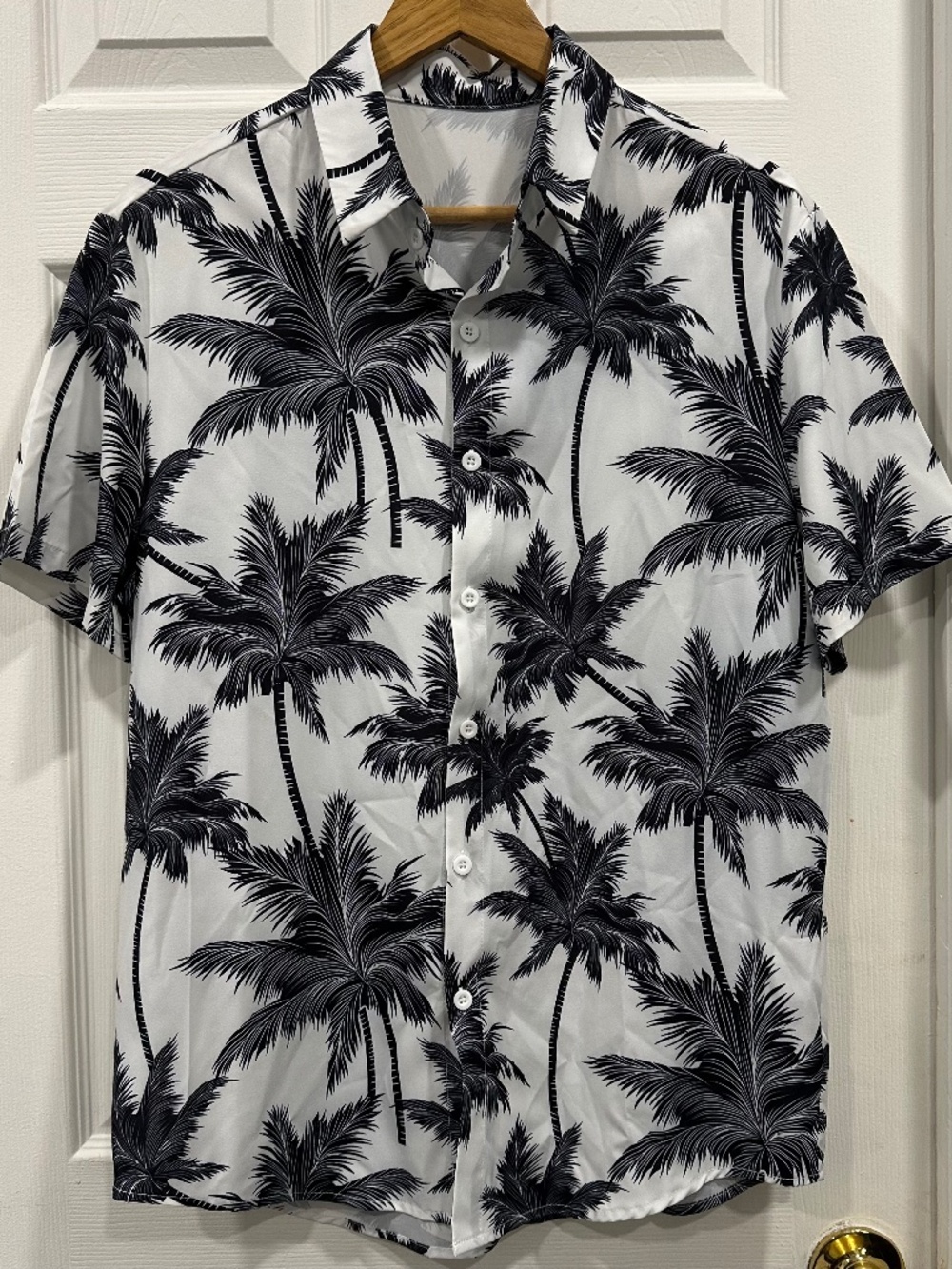 NWOT Men’s Hawaiian Shirt Size Large